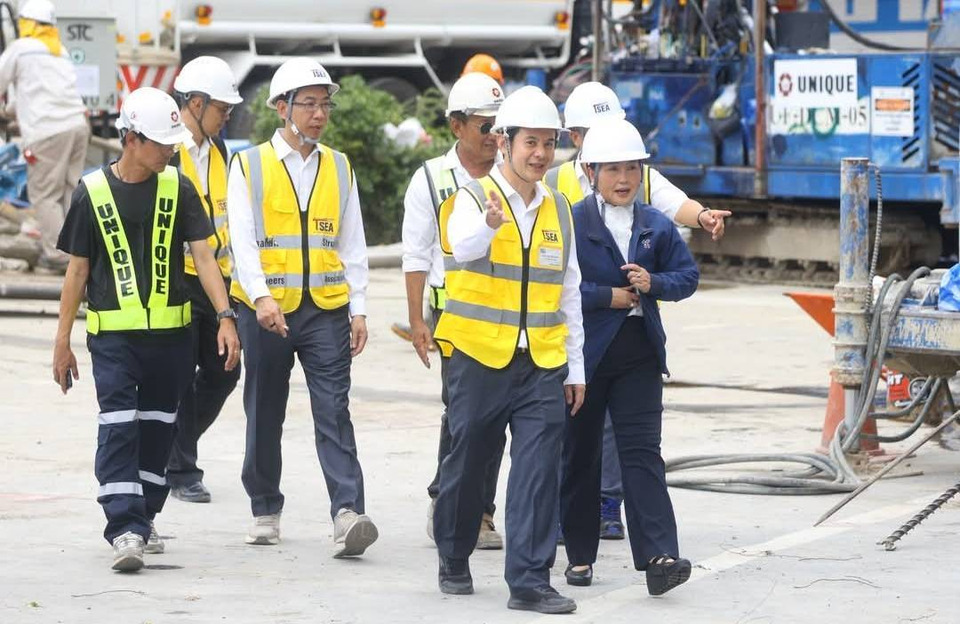 ส.วิศวกรโครงสร้างกองทุนววน.สำรวจวงเวียนใหญ่ หลังทีมสกสว.นำเครื่องมือตรวจวัดโครงสร้างอาคารสำรวจพื้นที่แยกวงเวียนใหญ่ได้ผลดี 