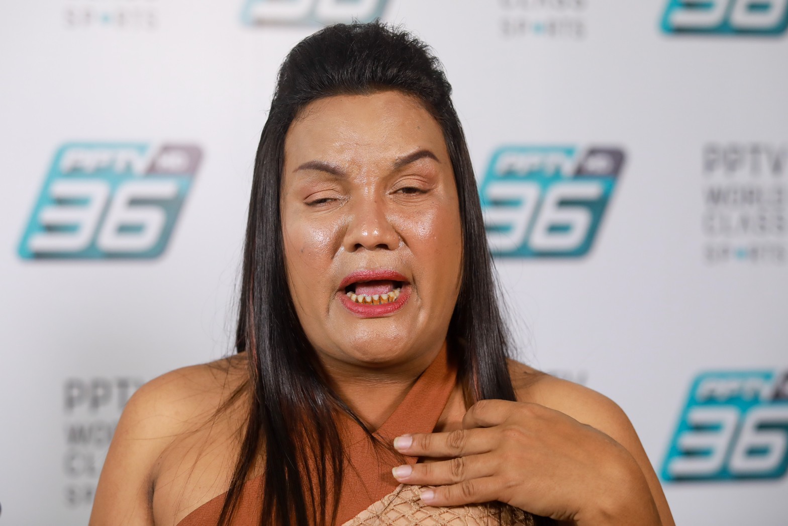 “แม่หญิงลี” พระมหาเทวีเจ้าแห่งเมืองทิพย์ วอนผ่านสื่อของานทำ ชีวิตลำบาก แบกภาระหนี้สิน 