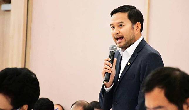 "เอกภพ" ตั้ง 6 ปม อัดรัฐอุ้มทุนจีนทำ SME ไทยล้ม เหน็บใช้นโยบายการทูตแบบมดกับราชสีห์ ไร้เกียรติ