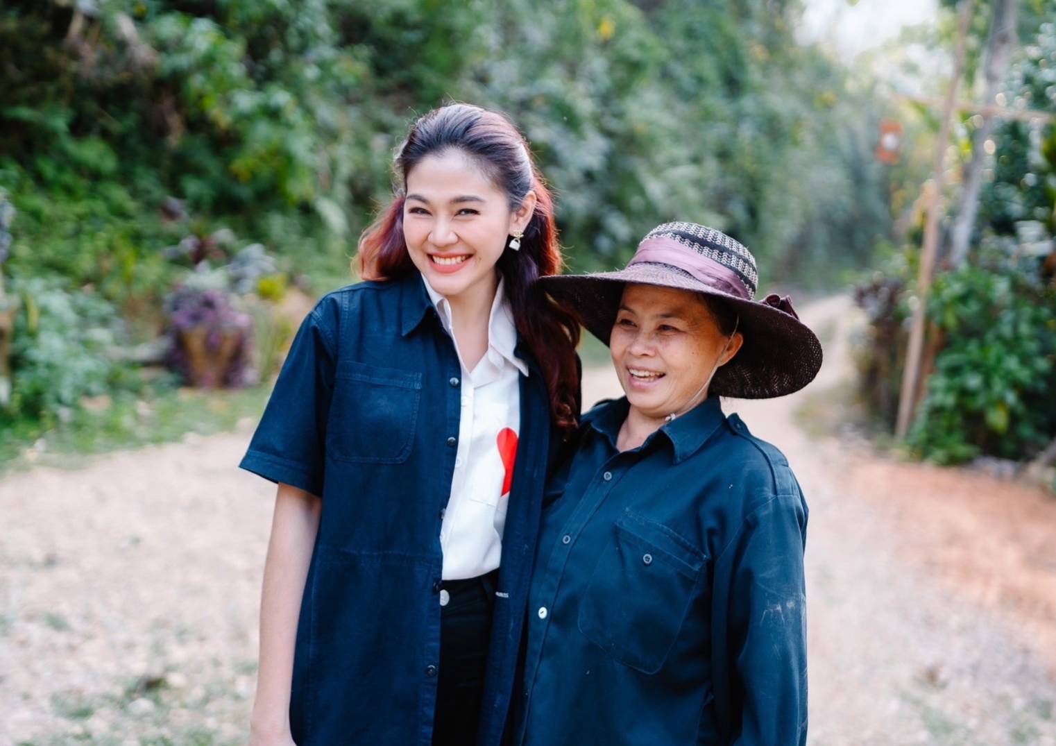 พลังประชารัฐเขต 1 แพร่ น้องนก อาทิตยา สาวนักการเงินการธนาคารเบนเข็มสู่การเมืองบ้านเกิด พื้นที่เกษตรกรรม