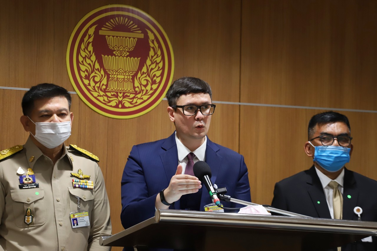 "กมธ.กฎหมาย" เรียก "ผบ.ทบ." แจงปม "หมู่อาร์ม" แฉทุจริตเบี้ยเลี้ยงในกองทัพ-ตัวแทนให้คำตอบไม่ได้   