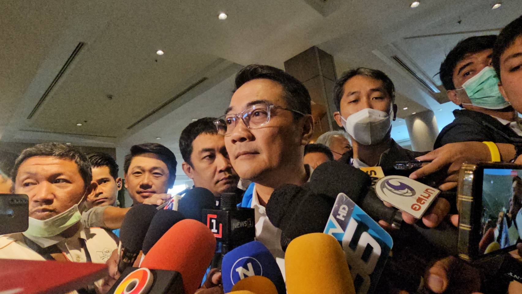 "นราพัฒน์" ยันตั้งรัฐบาลคนละเรื่องเลือก"หัวหน้า-กก.บห." ลั่นประชาธิปัตย์ต้องมีกก.บห.ชุดใหม่ กำหนดความชัดเจน
