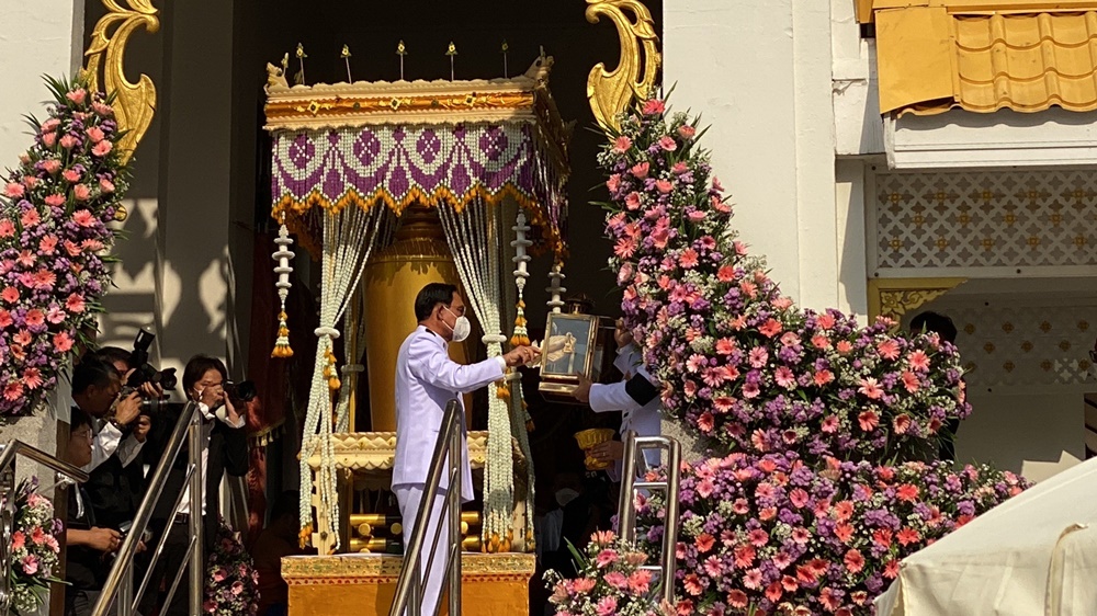 นายกฯ เป็นประธานพิธีพระราชทานเพลิงศพ "ผู้ว่าฯหมูป่า" ท่ามกลางความโศกเศร้า