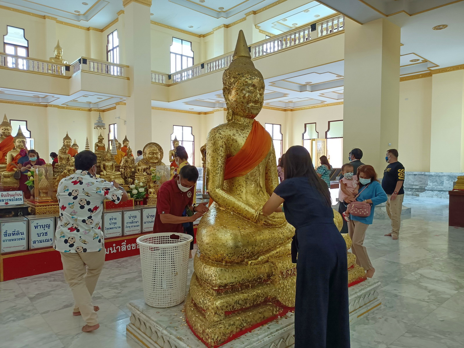 "วัดโสธร"กลับมาคึกคัก หลังปชช.หนาตาแม้ในวันทำงาน