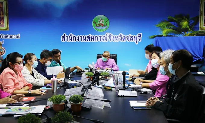 ผู้ตรวจฯ กสส. ติดตามผลงานสนง.สหกรณ์จังหวัดชลบุรี  ย้ำเน้นพัฒนา "คน" คือหัวใจสำคัญทำงานสำเร็จ