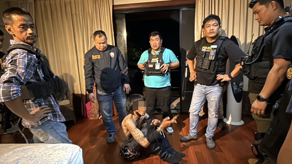 ตร.จู่โจมช่วยชีวิตสาวหนีตาย ถูกแฟนหนุ่มเสพยาบุกคอนโดทำร้ายร่างกาย
