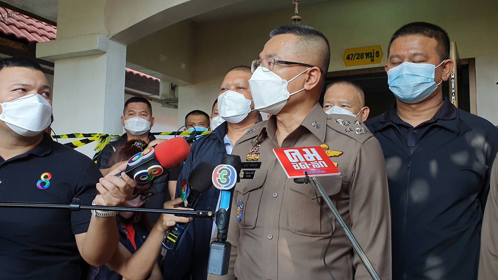  ผบตร.ลงพื้นที่หลังจับกุม2ผู้ต้องหาคดีปาระเบิดใส่ส.ต.ต.ธนาวุฒิบาดเจ็บสาหัส