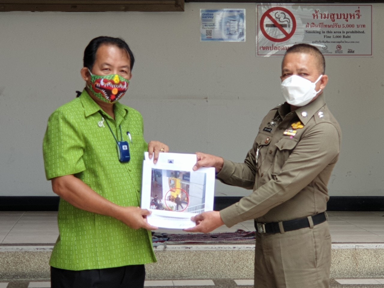 'ศรีสุวรรณ'บุก สน.นางเลิ้งแจ้งความเอาผิดมือเผาพระบรมฉายาลักษณ์หน้าพาณิชยการพระนคร