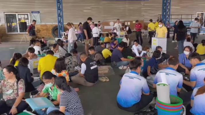 คึกคัก!!หน่วยเลือกตั้งจังหวัดอุทัยธานีเตรียมพร้อมเลือกตั้งเทศบาล 14 แห่ง