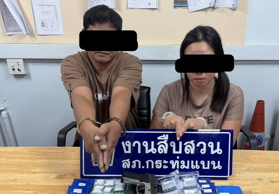 “สืบกระทุ่มแบน” รวบโจร 2 ผัวเมีย คารถเก๋ง เอเยนต์ยานรก-ยาไอซ์ยาบ้า พร้อมอาวุธปืน เครื่องกระสุนเพียบ