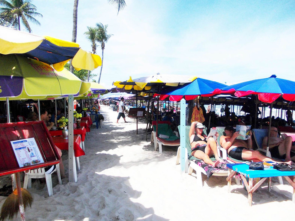 เทศบาลนครหัวหินคุมเข้ม! ผู้ค้าชายหาดต้องเปิด–ปิดตามเวลาเดิม ปัดขอขยายขายกลางคืน