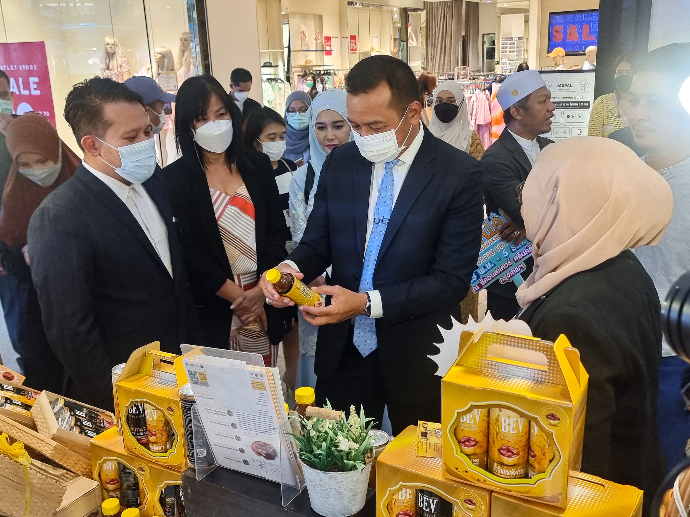 เปิด “ ฮาลาลมหานคร ” มหกรรมอาหารฮาลาลครั้งยิ่งใหญ่แห่งปี คัดสรร 50 ร้านค้าดังระดับตำนาน จำหน่ายสินค้าถูกต้องตามหลักบัญญัติอิสลาม 