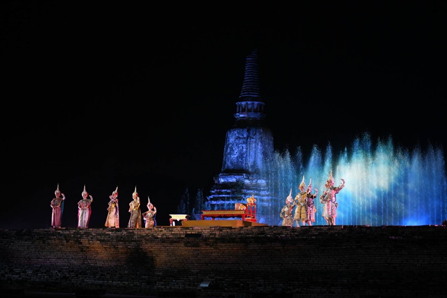 งดงามตระการตาโขนประกอบแสงสีวัดไชยวัฒนาราม