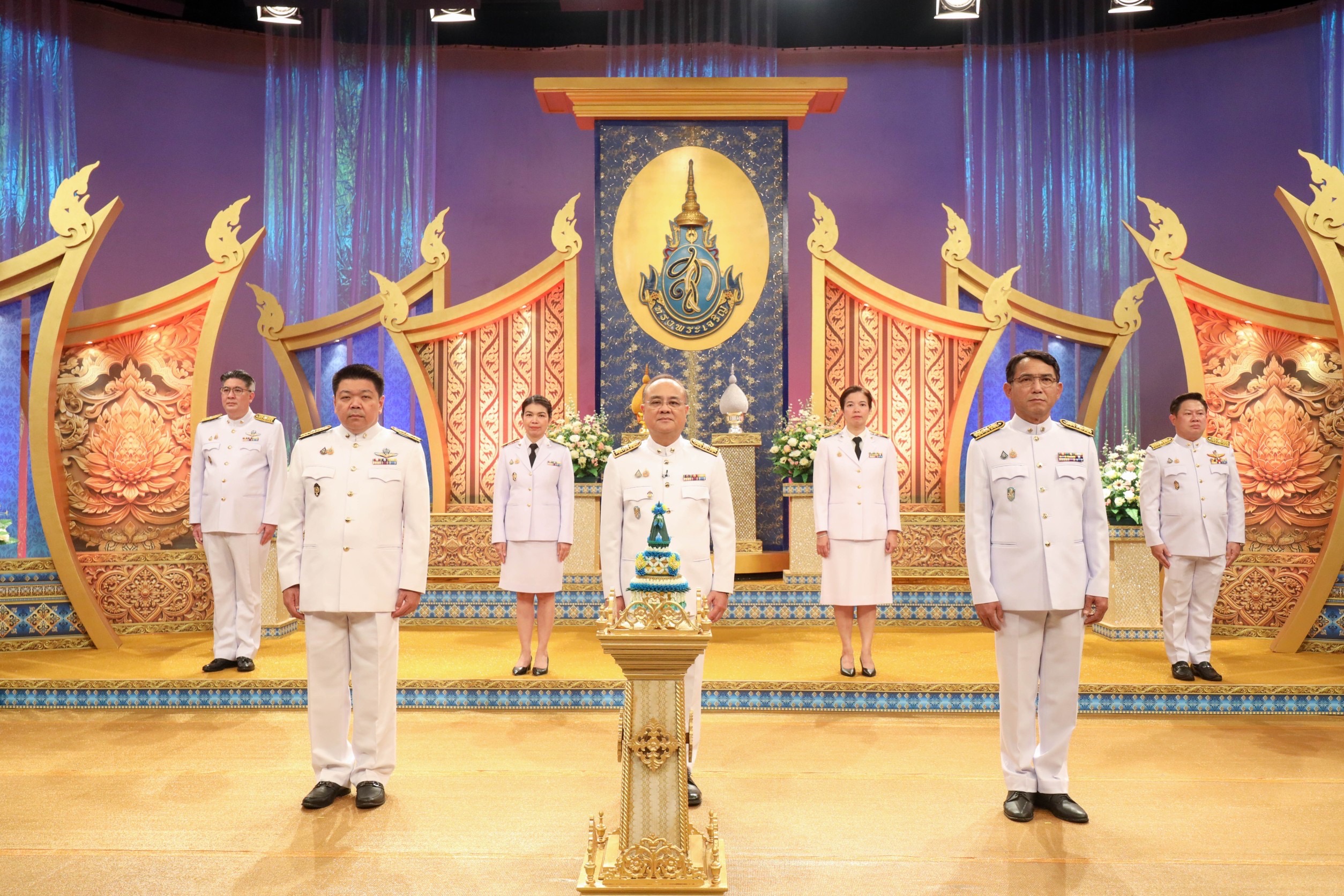 เลขาธิการ คปภ. นำคณะผู้บริหาร สำนักงาน คปภ. บันทึกเทปถวายพระพรชัยมงคล