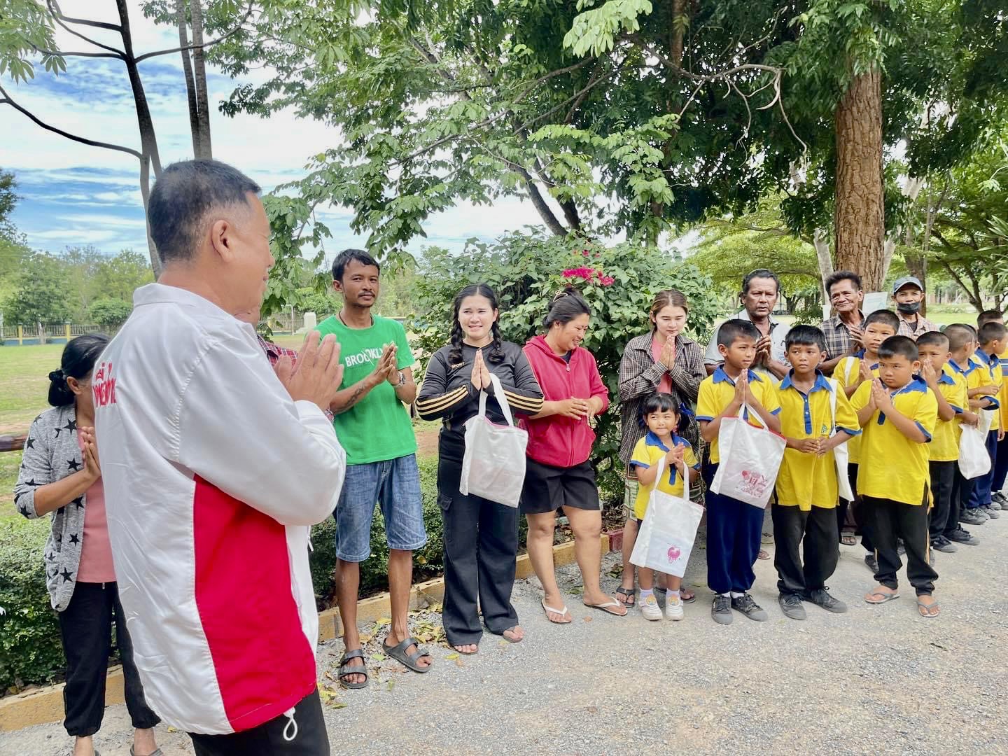 "ศักดิ์ดา วิเชียรศิลป์"ส.ส.กาญจนบุรีเพื่อไทยโพสต์แรงชนะเลือกตั้งเป็นอันดับ 1 ของจังหวัดมาจากนโยบายพรรค 