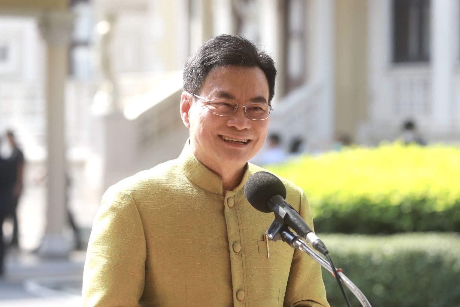 "จุรินทร์" เผย "นายหัวชวน" ลุยส.ส.อีกสมัย "อภิสิทธิ์" เว้นวรรคไม่ลงส.ส.แต่ช่วยหาเสียง มั่นใจ "ทัพปชป." พร้อมสู้ศึกลต.