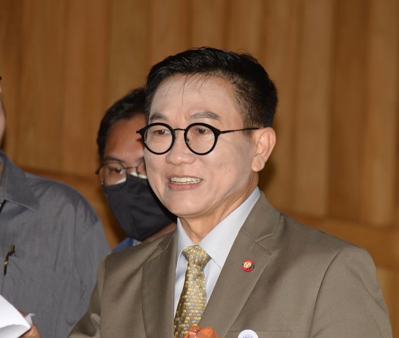 “ดิเรกฤทธิ์” ลาออกจาก กมธ. พัฒนาการเมือง บอกไม่สะดวกใจทำงานต่อ หลังถูกสว.ตำหนิ ปมยื่นถอดถอน “เศรษฐา-พิชิต”