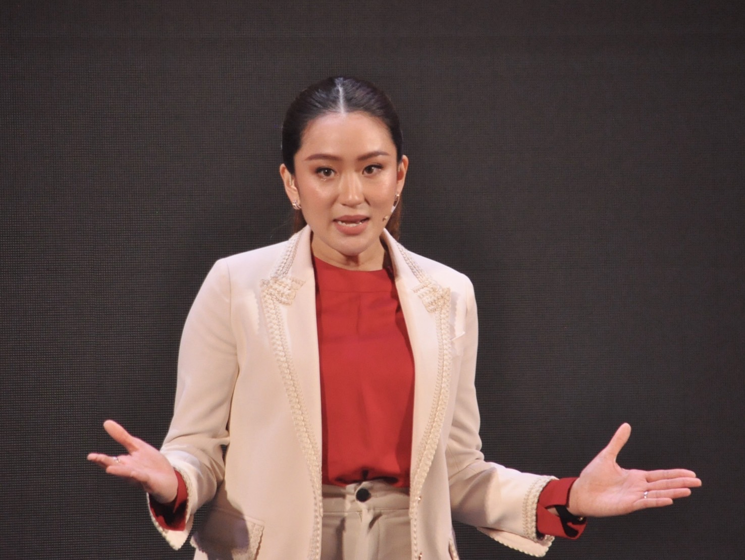 "แพทองธาร" ลั่นขอส่งการบ้าน 5 ข้อให้ประชาชน "ปลดหนี้-มีเงินเหลือ" ยืนหยัดเพื่อคนรากหญ้า 