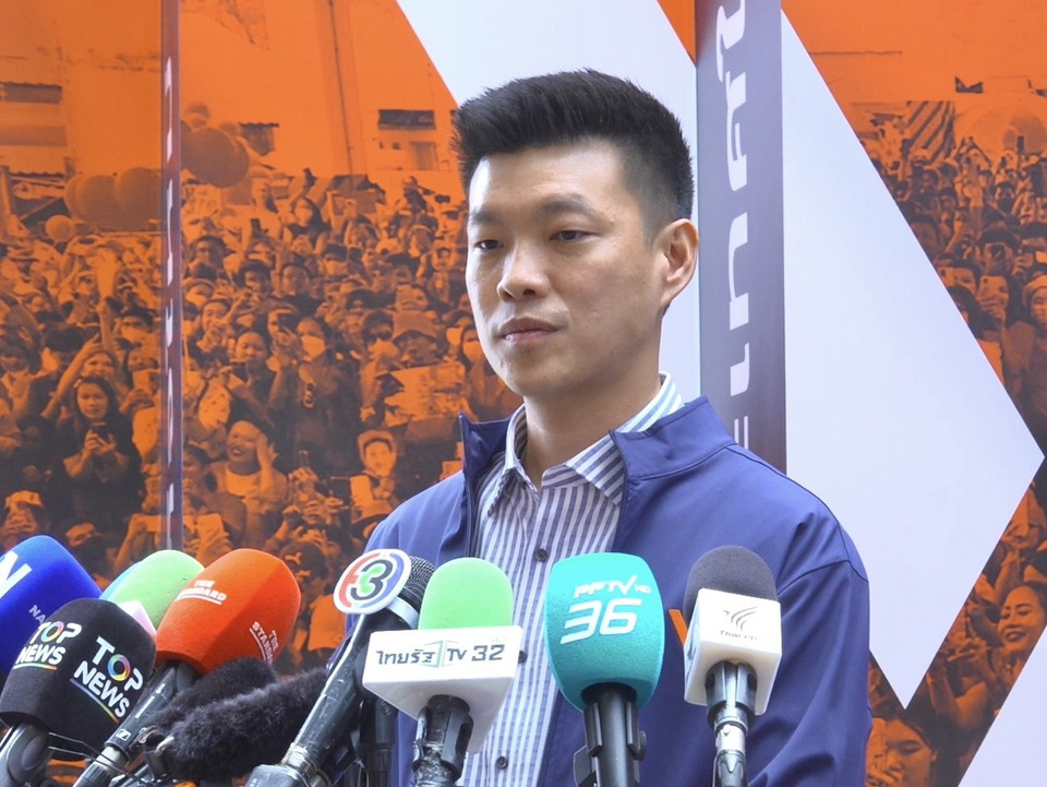 “เท้ง” ห่วงรัฐกู้ 5 แสนล้าน สร้างหนี้ประเทศ จี้ใช้เงินโปร่งใส ตั้งคำถามกองทุนน้ำมันถึงมือประชาชนจริงหรือไม่