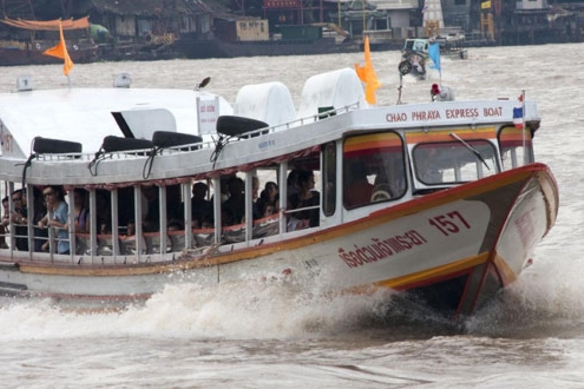 เรือด่วนเจ้าพระยา-เรือคลองแสนแสบกลับลำให้บริการปกติ เห็นใจชาวบ้านเดือดร้อน