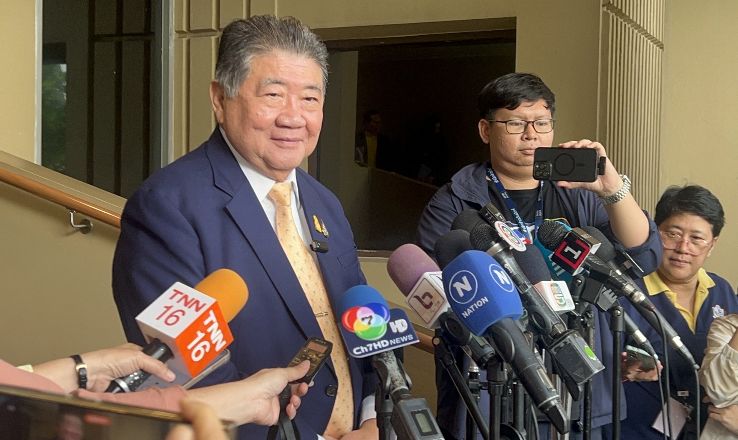 “ภูมิธรรม” บอกรบ. ไม่ต้องเก็งข้อสอบ จัดองครักษ์พิทักษ์ รมต. อภิปรายงบปี 68  