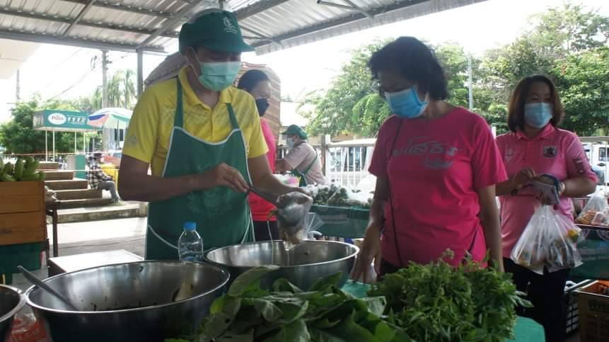 อาหารพื้นบ้านตลาดสีเขียวยโสธร เป็นที่ต้องการของผู้บริโภคสร้างรายได้ให้กับพ่อค้าแม่ค้าเป็นอย่างดี