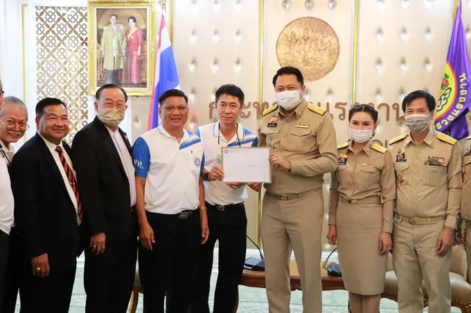 สสท.-ชมรมสอ.ในสถานประกอบการฯ เข้าพบรมว.แรงงาน ชง 3 ข้อ เร่งช่วยสมาชิกแรงงาน 