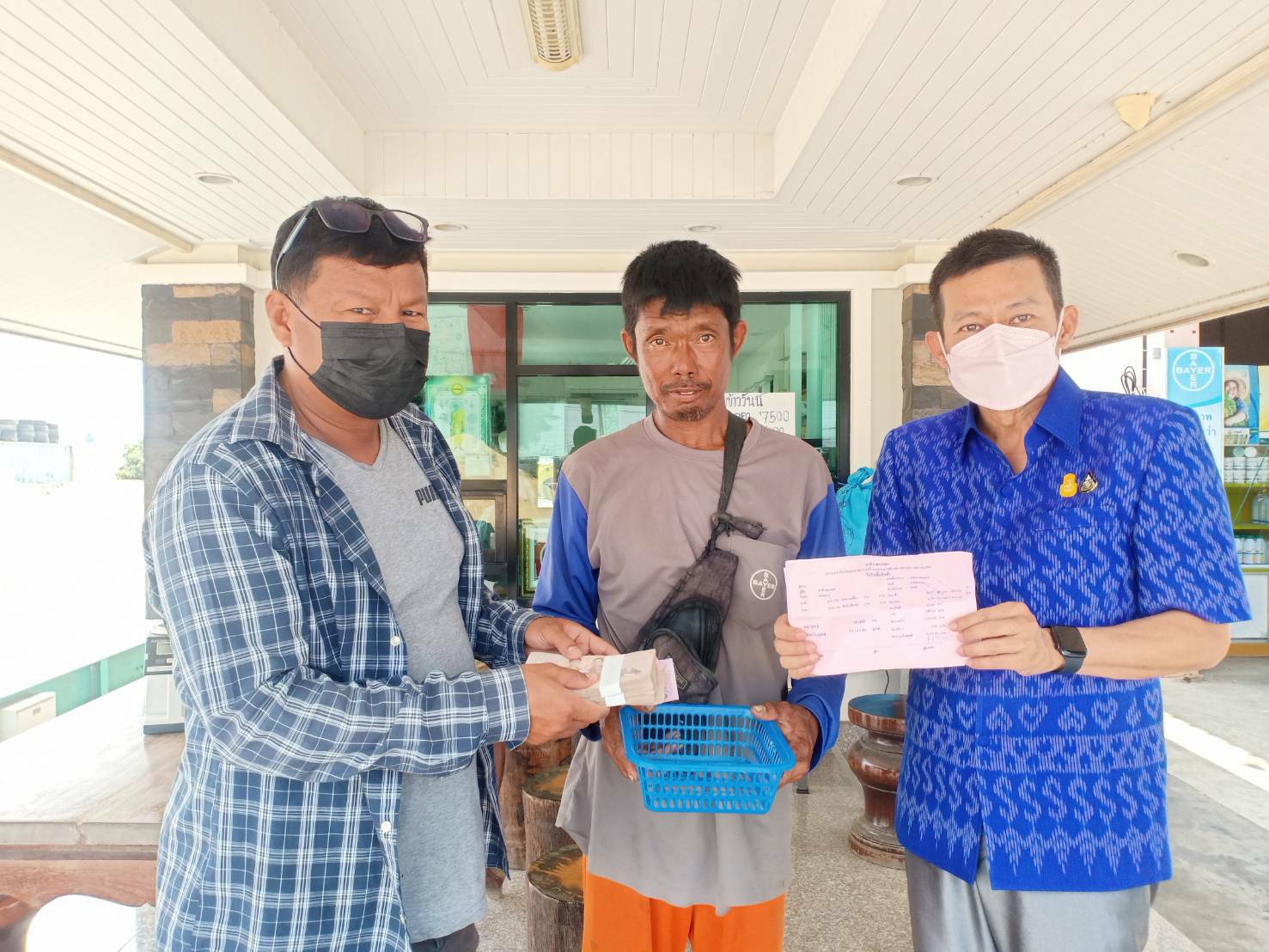 พาณิชย์จังหวัดสุโขทัย ลงพื้นที่ติดตามสถานการณ์ราคารับซื้อข้าวเปลือกนาปรังของผู้ประกอบการโรงสี/ท่าข้าว