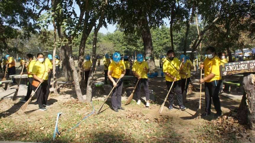 นอภ.เมืองยโสธรนำจิตอาสาร่วมกิจกรรมพัฒนาโรงเรียน