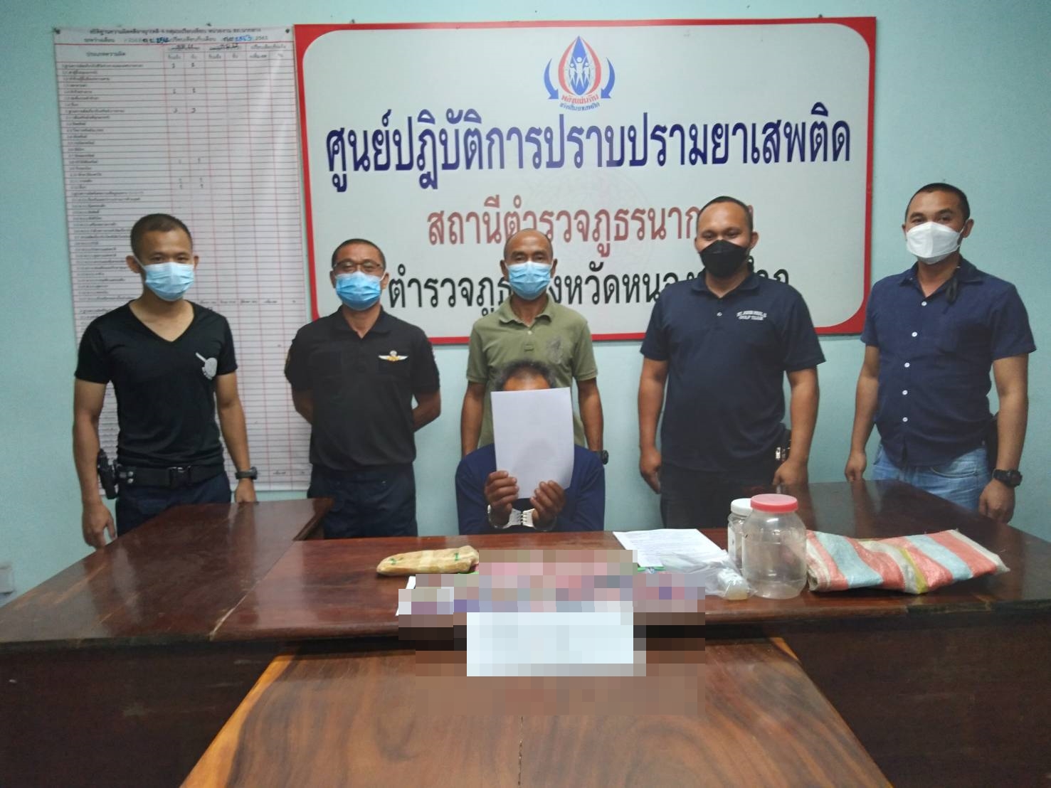 ตำรวจนากลางรวบพ่อค้ายาติดคุกออกมาไม่เข็ด​ ยึดยาบ้า-ไอซ์อื้อ
