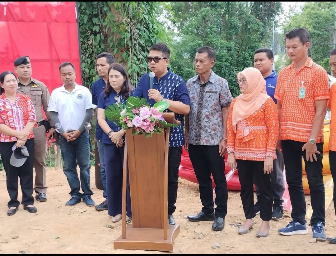 ชาวบ้านร่วมแรงร่วมใจจัดตั้งวิสาหกิจชุมชนของบสนับสนุนจากโครงการประชารัฐเปิดแหล่งท่องเที่ยวแห่งใหม่ ล่องแก่งบ้านใหม่