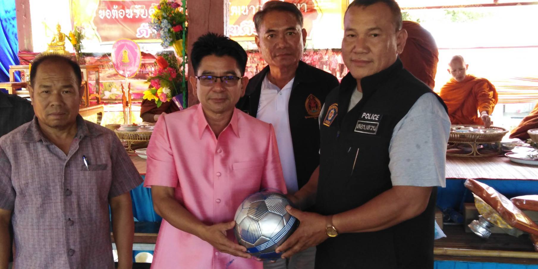 ผ้าป่าเพื่อการศึกษาระดมทุนสนับสนุนโรงเรียนตามแนวชายแดนไทยลาว