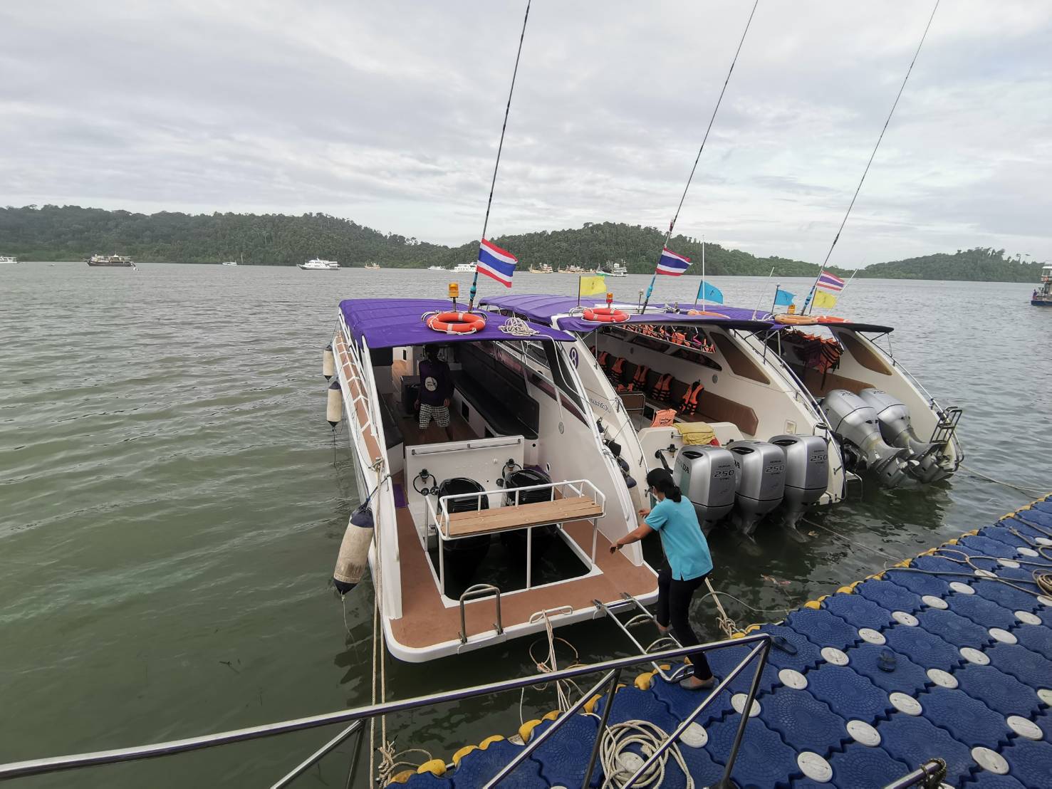 ผิดหวัง! เปิดเกาะสิมิลันวันแรกคลื่นสูง  ผู้ประกอบการงดออกเรือหวั่นไม่ปลอดภัย 