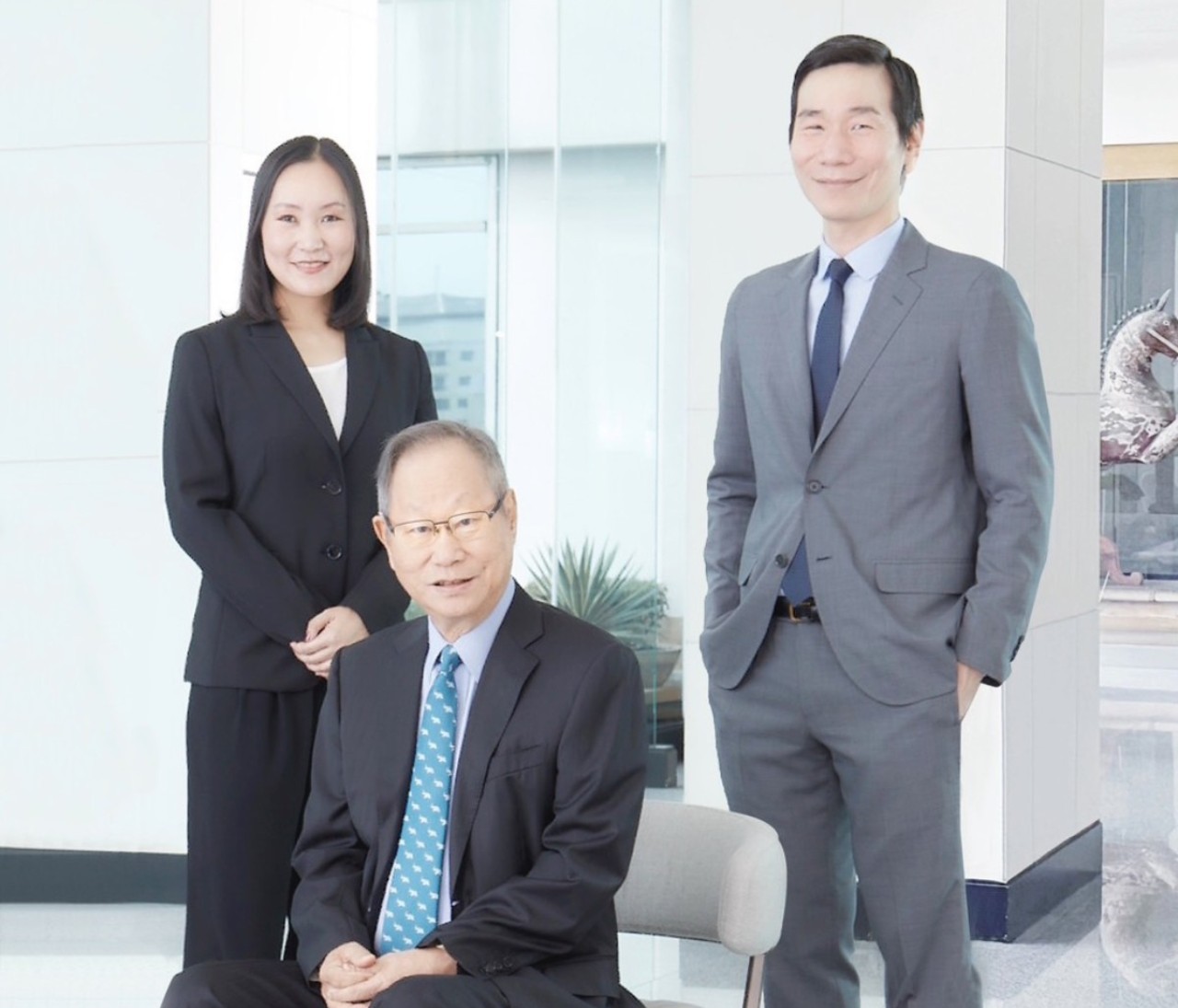 ชัย โสภณพนิช เตรียมความพร้อมให้ ชวาล-ลสา โสภณพนิช สืบทอดธุรกิจ พร้อมสานความสำเร็จของกรุงเทพประกันภัยสู่การเติบโตอย่างมั่นคงและแข็งแกร่ง