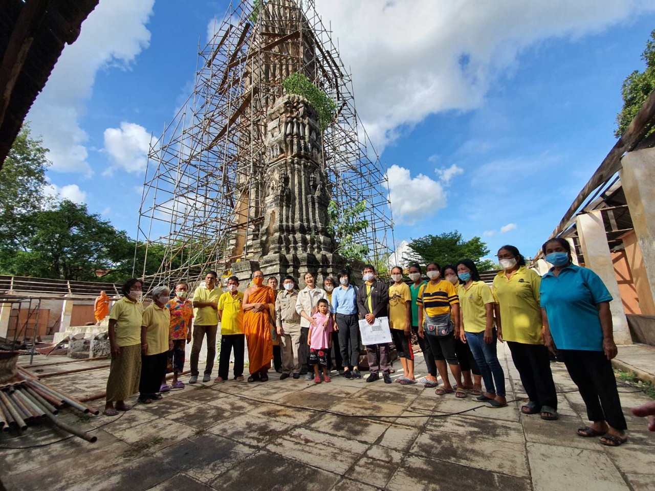กรมศิลป์เร่งบูรณะพระปรางค์และโบสถ์เก่าอายุหลายร้อยปี 