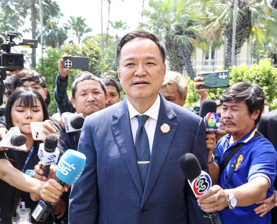 ​"อนุทิน"  ปัดตอบทำ MOA พรรคร่วม พร้อมส่งสัญญาณฟื้นสัมพันธ์ “เพื่อไทย” เปรียบสะพานมิตรภาพไทย-ลาวมี 5 แห่งกำลังจะมีสะพานที่ 6