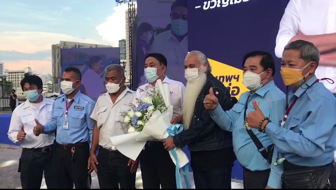 "อัศวิน ขวัญเมือง" เปิดตัวทีมคนรุ่นใหญ่ประกบรุ่นใหม่ สู้ศึกเลือกตั้งผู้ว่าฯกทม.