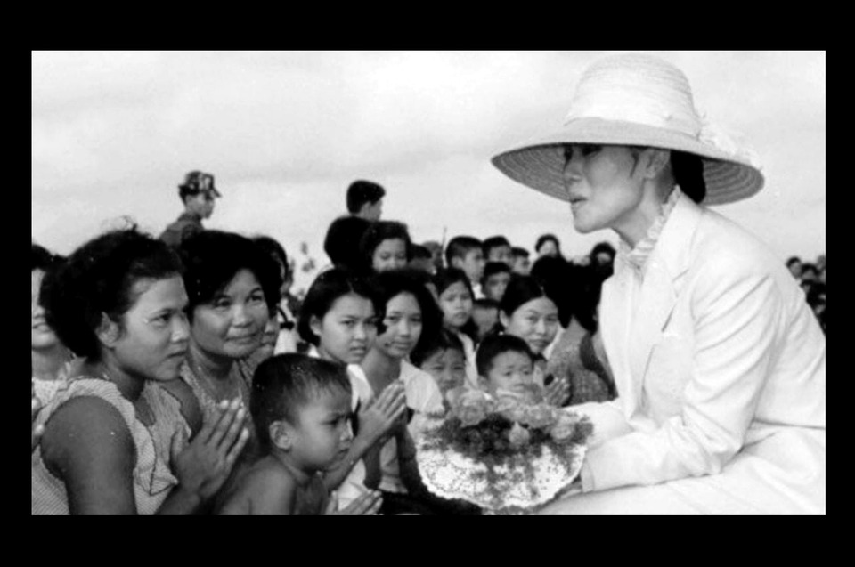 9 พระราชกรณียกิจ "สมเด็จพระพันปีหลวง" ที่คนไทยต้องอ่าน จาก "ผ้าไหม" ถึง "โขน" สู่ "ป่าต้นน้ำ" และ"การศึกษา"