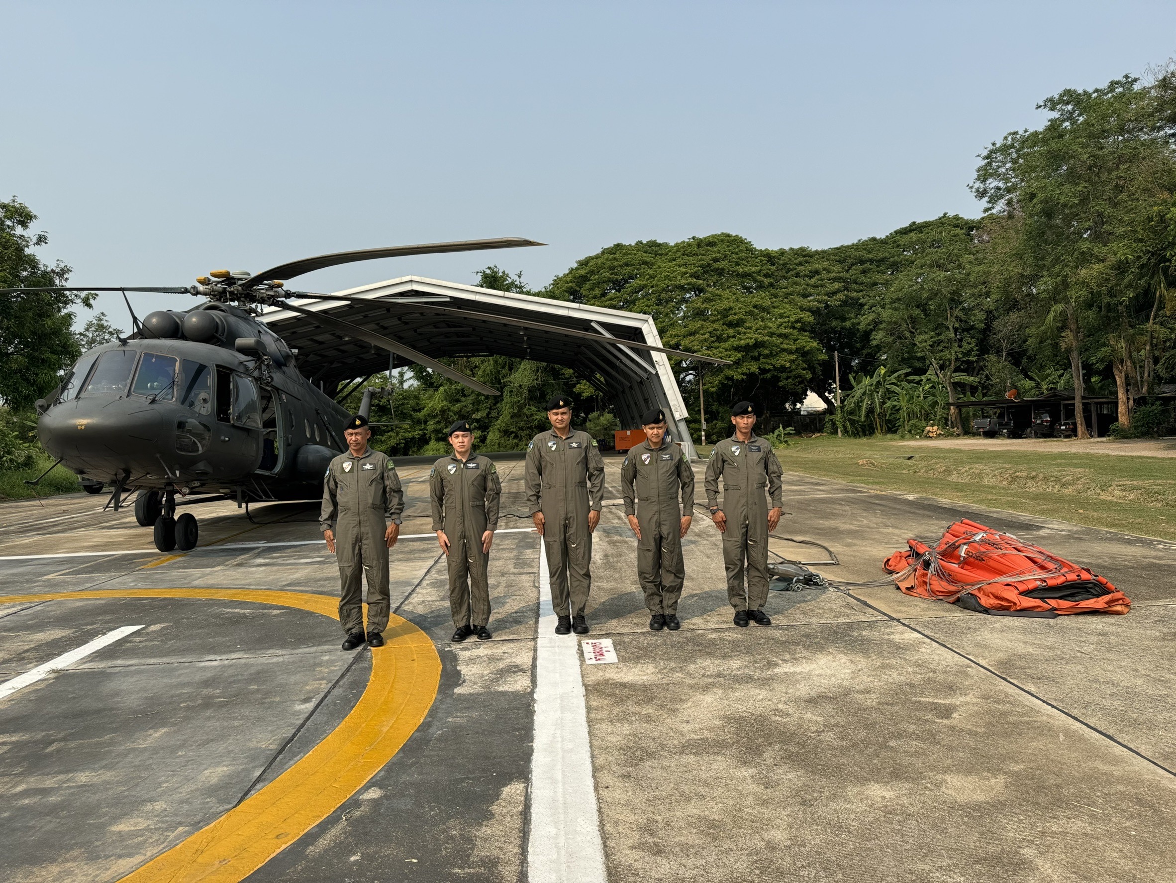 ผบ.ทบ. สั่งใช้ ฮ. MI-17 เข้าสนับสนุนภารกิจดับไฟป่าภาคเหนือเพิ่มเติม ตามนโยบายนายกรัฐมนตรี 