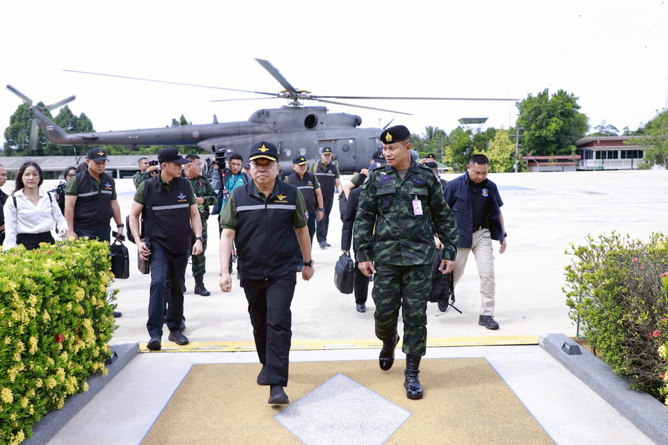 รมว.กห. ติดตามสถานการณ์พื้นที่ จชต. ย้ำทุกภาคส่วนร่วมมือรักษาความปลอดภัย