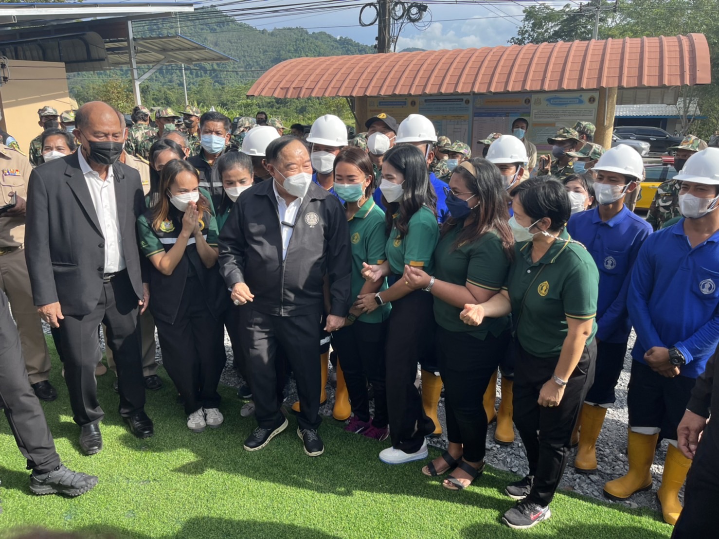 "ประวิตร" ลงใต้ตรวจบ่อบาดาลจ.พัทลุง เร่งภารกิจจัดหาน้ำให้เพียงพอเพื่อปชช.