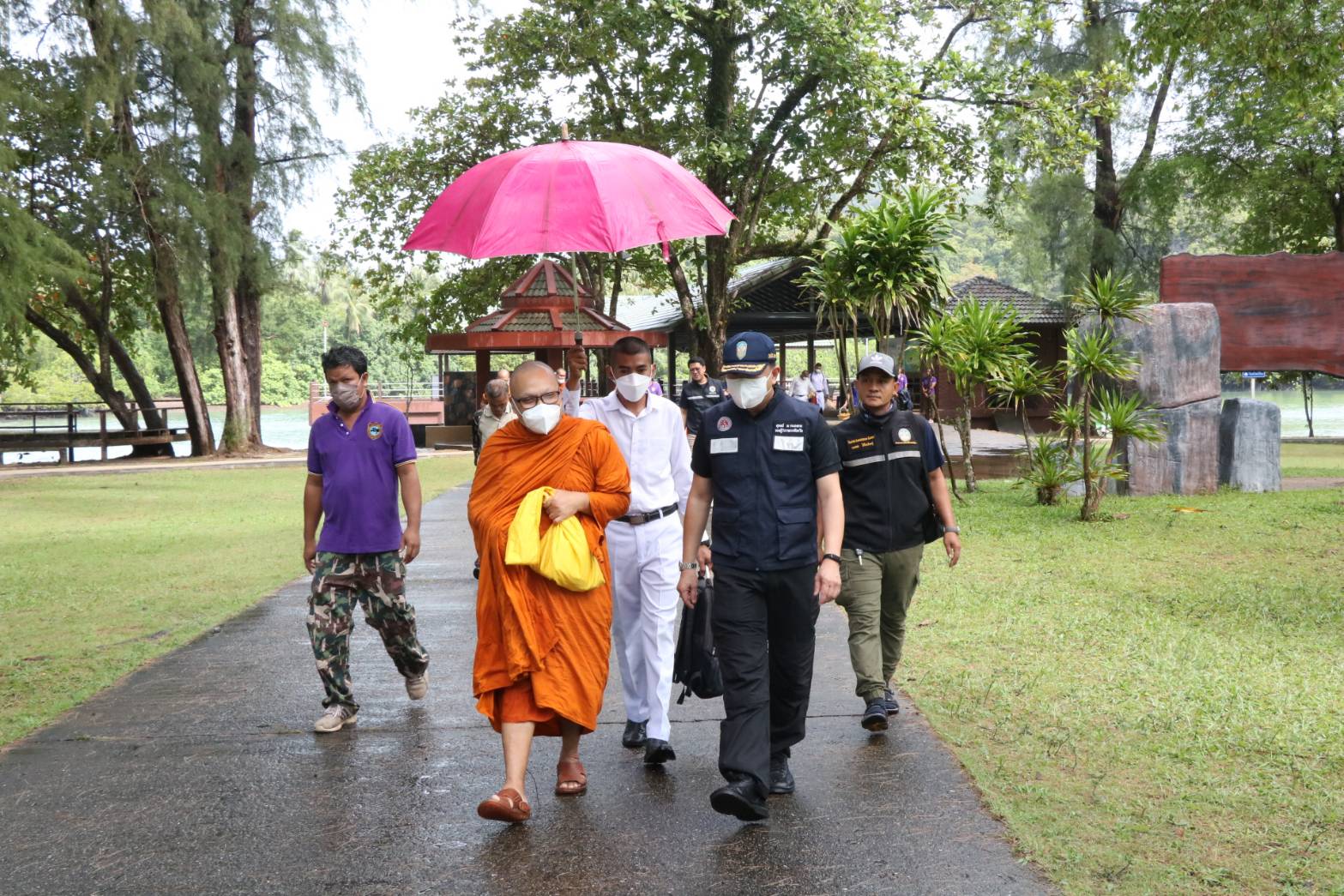 สตูลทำบุญอุทิศส่วนกุศลผู้ล่วงลับบนเกาะตะรุเตา 