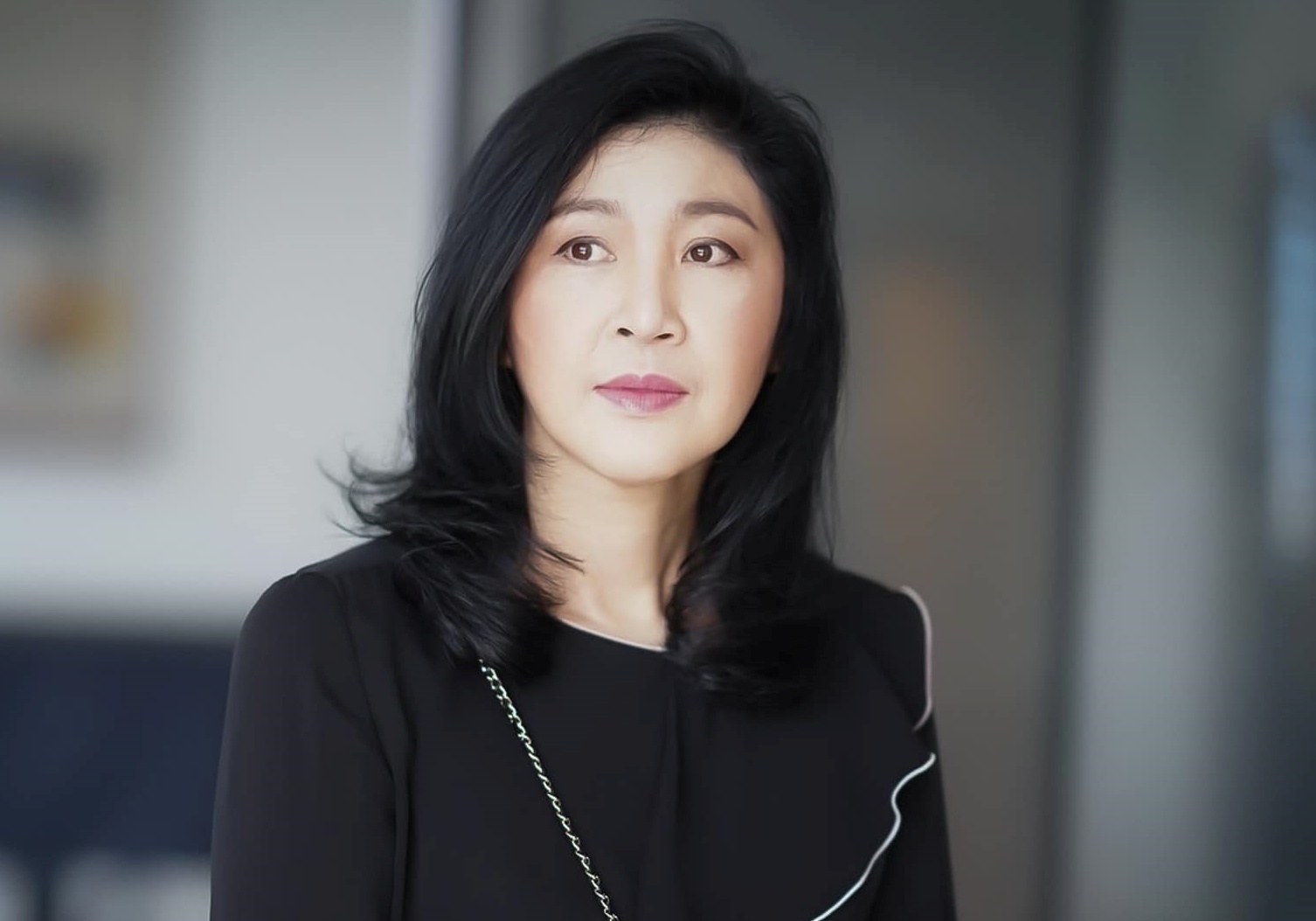 "ยิ่งลักษณ์" โพสต์ เสียใจอย่างสุดซึ้งต่อการสูญเสียชีวิต - บาดเจ็บ ไฟไหม้รถบัสนักเรียน