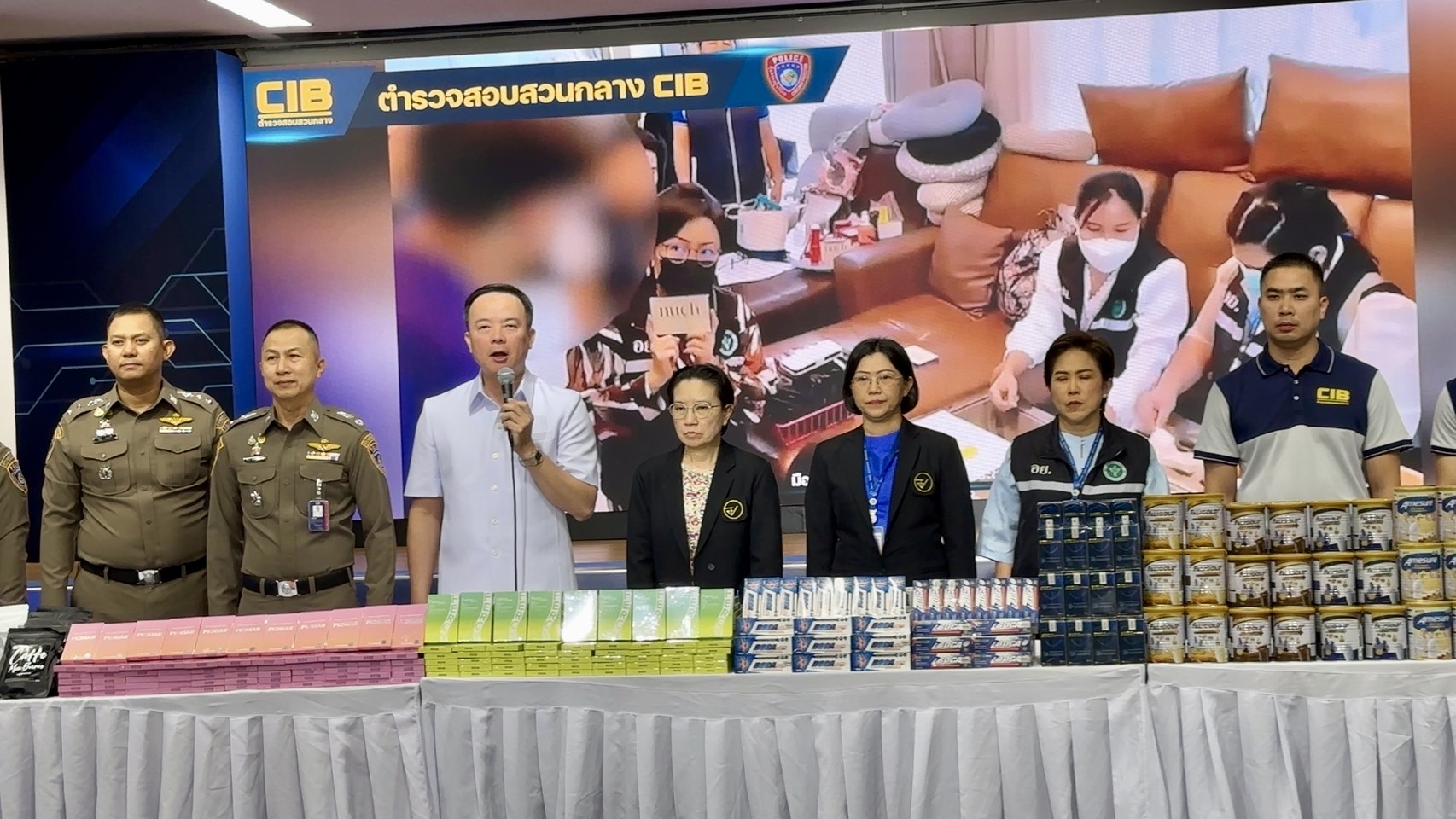 ตำรวจสอบสวนกลาง ร่วม อย. ทลาย 2 เครือข่ายผลิตภัณฑ์เสริมอาหารผสมไซบูทรามีน ตรวจค้น 6 จุด จับกุมผู้ต้องหา 2 ราย