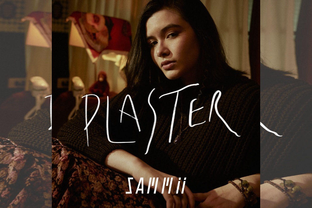 ปกปิดบาดแผลในใจ! กับ “Plaster” บทเพลงรักสามเศร้า จาก “SAMMii” ศิลปิน GEN Z น้ำเสียงเอกลักษณ์