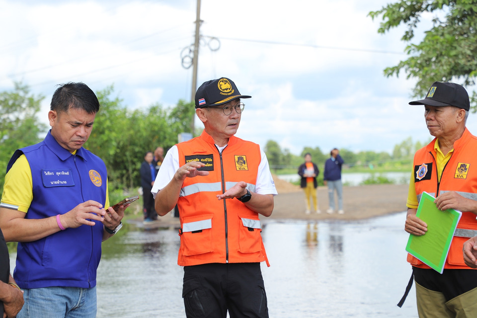 "ผู้ว่าฯยโสธร" ลงพื้นที่ติดตามสถานการณ์น้ำท่วมในลุ่มน้ำชี