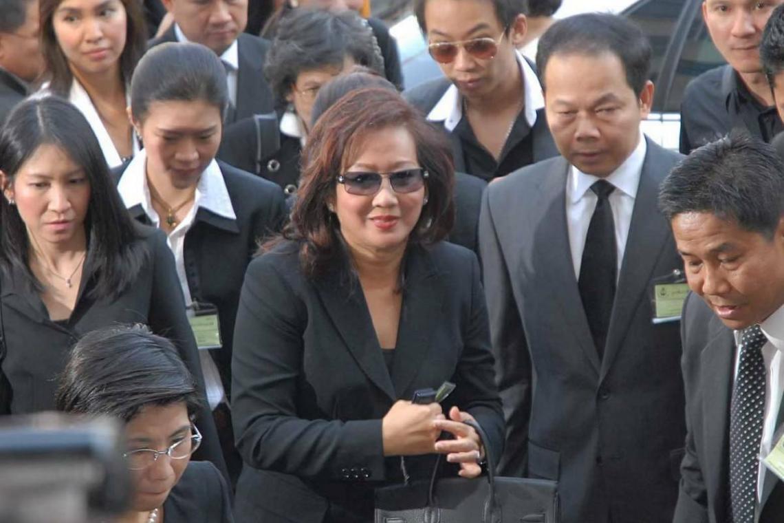 "คุณหญิงอ้อ" คุม "เพื่อไทย" เบ็ดเสร็จ "เฮียเพ้ง" ผนึก "กลุ่มแคร์" เคาะ "หมอชลน่าน" นั่ง "หัวหน้าพรรคนใหม่" ส่ง "อุ๊งอิ๊ง" โชว์ตัวปลุกใจลูกพรรค