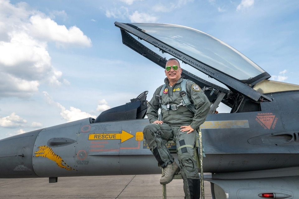 “Hollywood” นักบินมือหนึ่ง ทอ. ขึ้นบิน F-16 เตรียมพร้อม 24 ชม. ปกป้องอธิปไตยไทยเต็มพิกัด