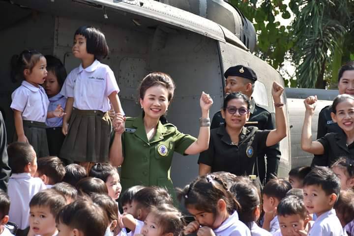 สมาคมแม่บ้าน ทบ.สาขา ทภ.3 เปิดโลกการเรียนรู้นักเรียนอนุบาลศูนย์พัฒนาเด็กเล็กธารีฉัตร