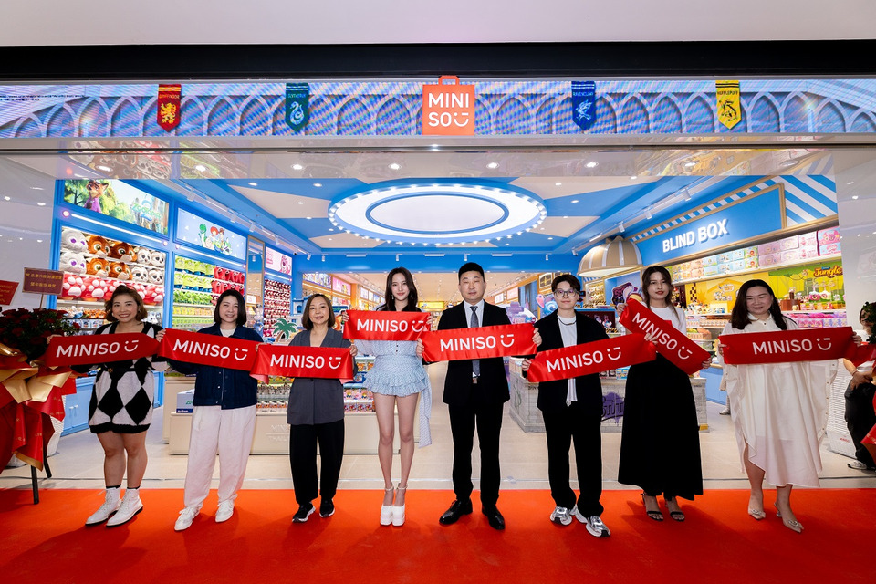  "ฟรีน สโรชา" สุดตื่นเต้น! MINISO Flagship Store พลิกนนทบุรีเป็น "อาณาจักรของสะสม"